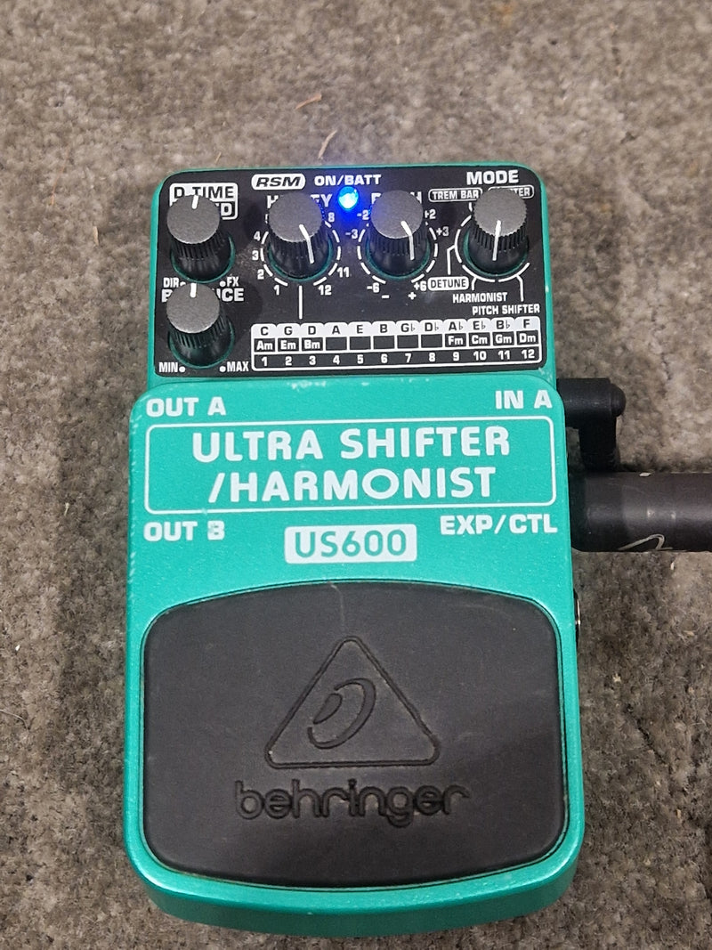 Behringer US600 Ultra Shifter/Harmonist - Effects Pedal - Green - Excellent w/ Original Box & Manuals - Image 2