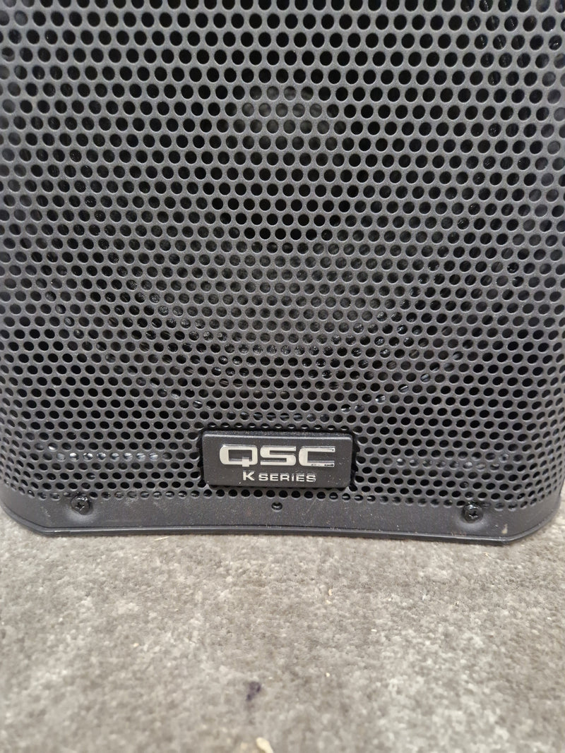 QSC K8 - Active Loudspeaker - Black - Good w/ Cables - Image 4