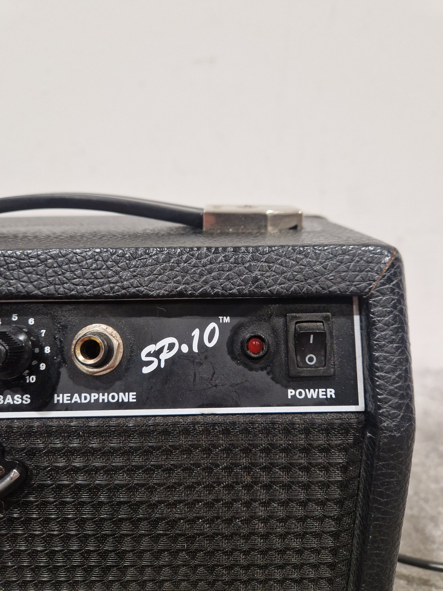Squier SP-10 Guitar Amplifier - Compact Practice - Very Good