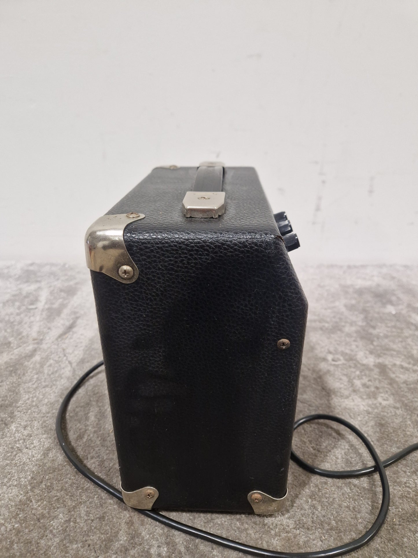 Squier SP-10 Guitar Amplifier - Compact Practice - Very Good