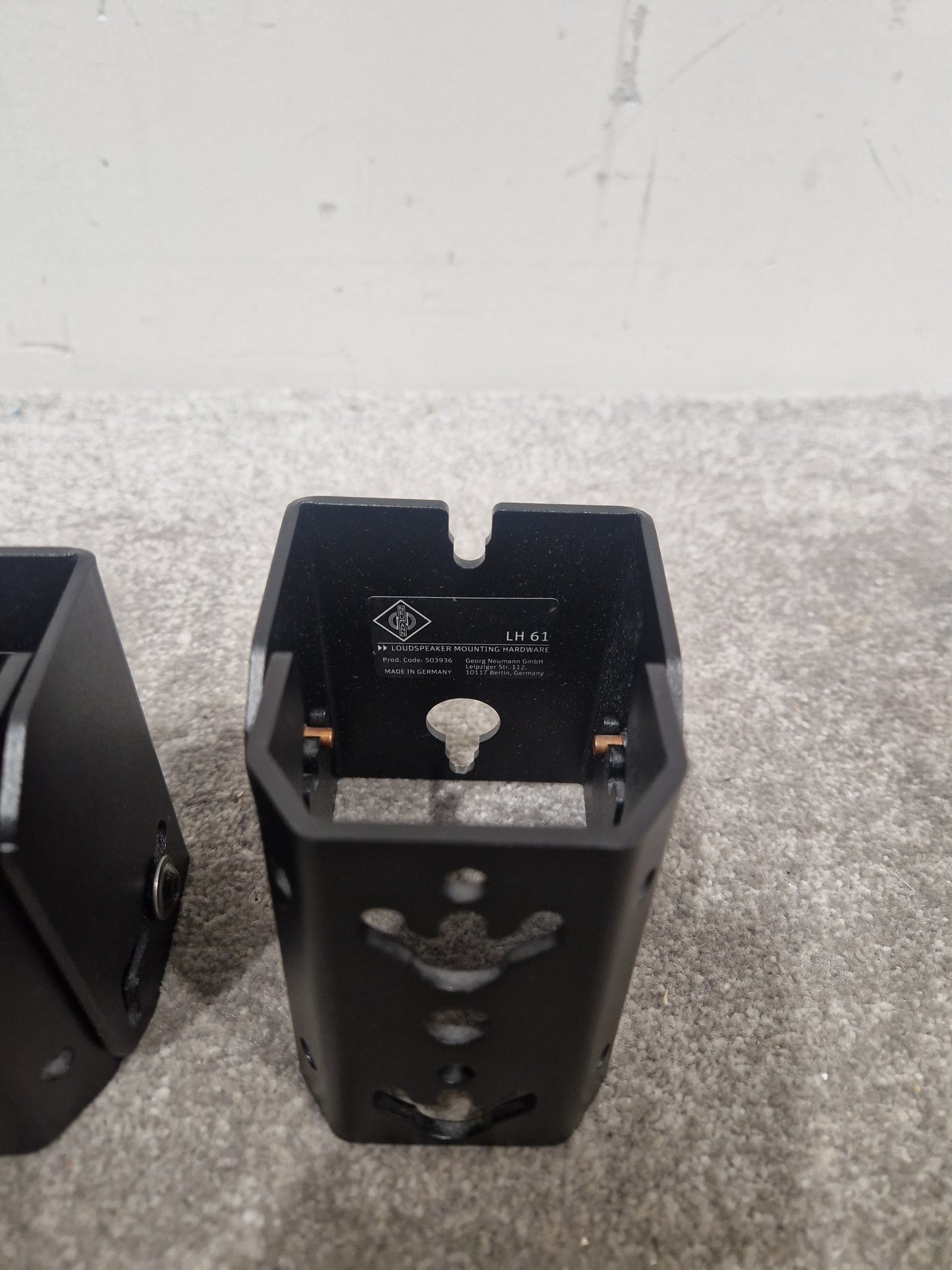 Neumann LH-61 Loudspeaker Stand Pair - Adjustable Height - Excellent