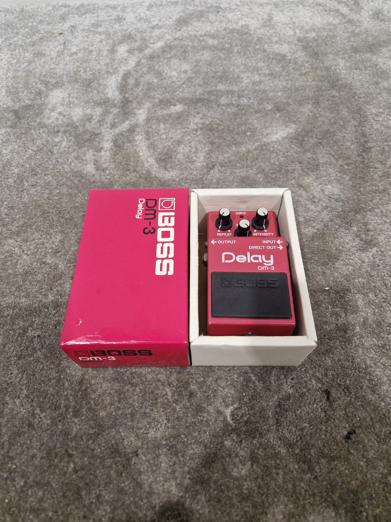 Boss DM-3 - Delay Effects Pedal - Good w/ Original Box - Image 4
