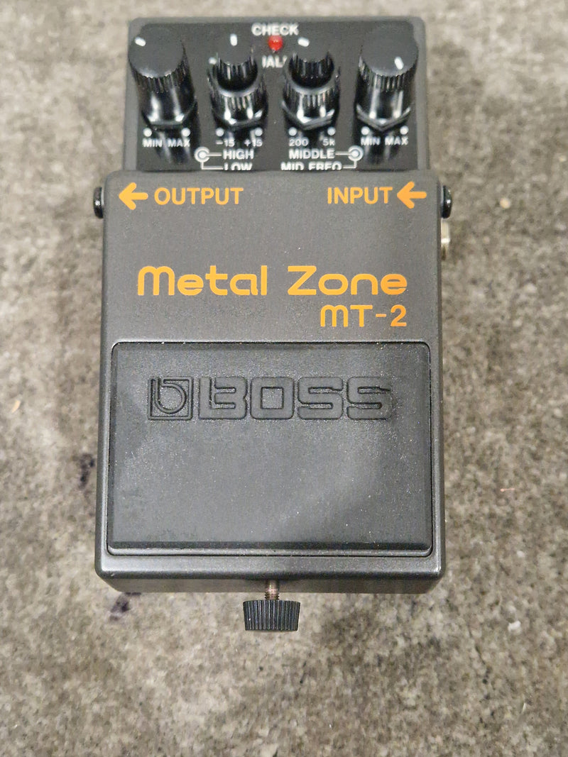 Boss MT-2 - Metal Zone Distorion Effects Pedal - Excellent w/ Original Box - image 8