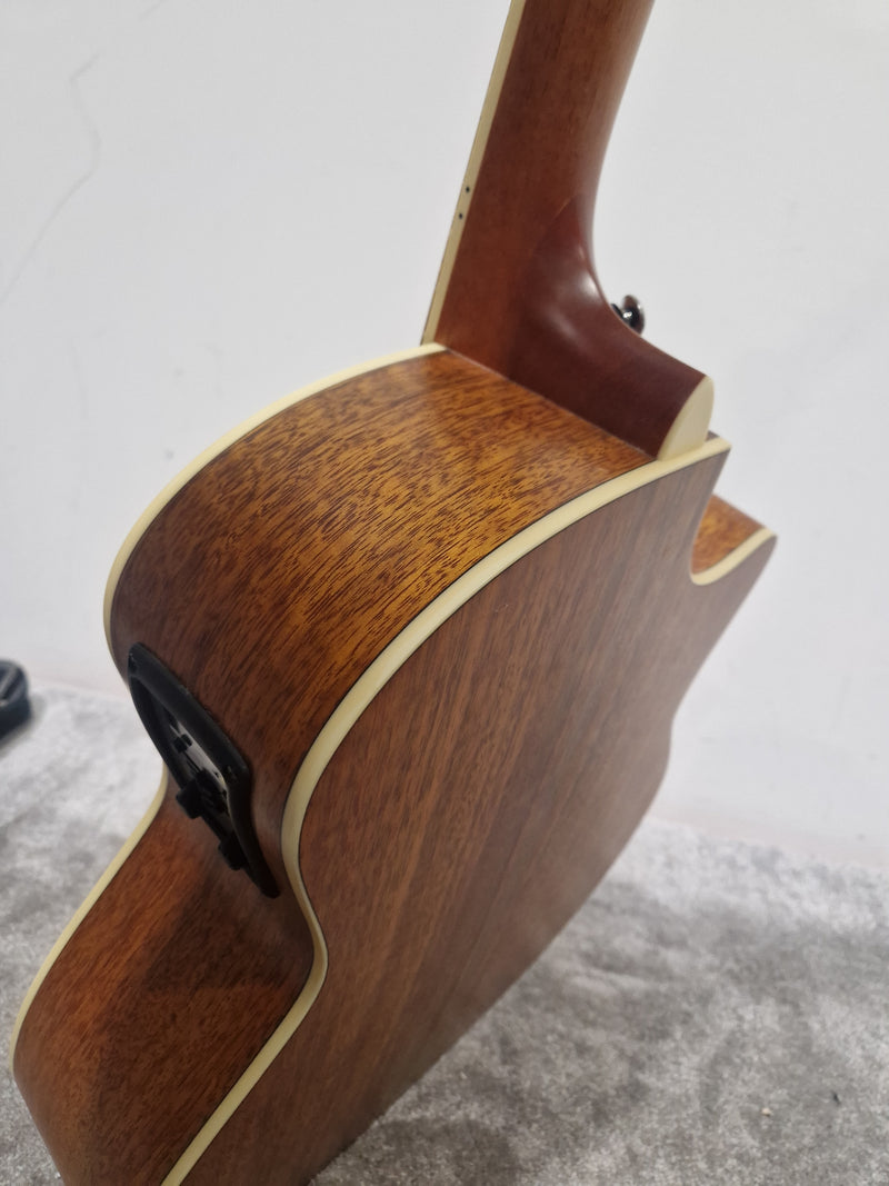 Crafter GAE 15L/N - Electro Acoustic Guitar - left handed Natural/Cedar Top - Excellent w/ Hard Case - Image 6