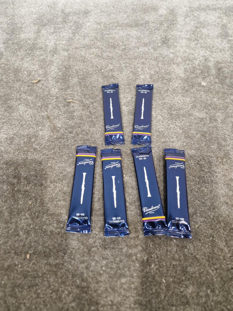 Buffet Crampon E13 - Bb Clarinet - Excellent w/ Hard Case - Image 24