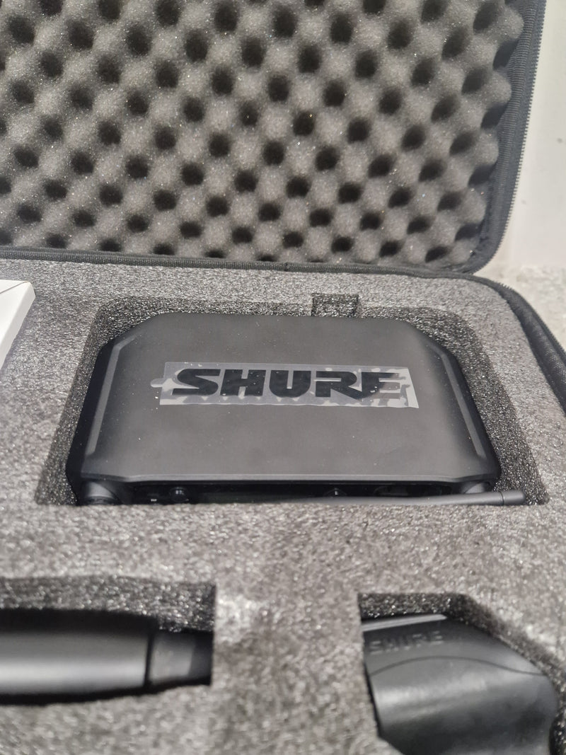 Shure GLXD24+/Beta58A - Wireless Microphone System - Like New w/ Power Supply  & Soft Case - Image 3