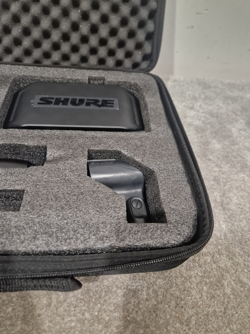 Shure GLXD24+/Beta58A - Wireless Microphone System - Like New w/ Power Supply  & Soft Case - Image 4