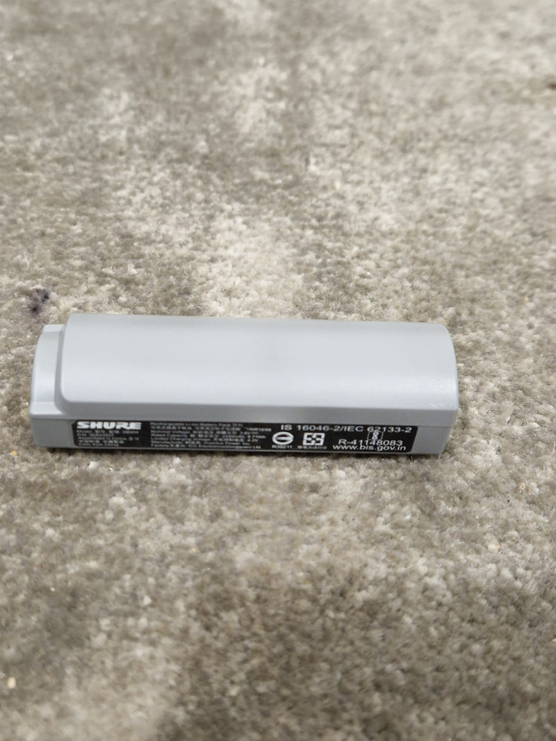 Shure GLXD24+/Beta58A - Wireless Microphone System - Like New w/ Power Supply  & Soft Case - Image 14
