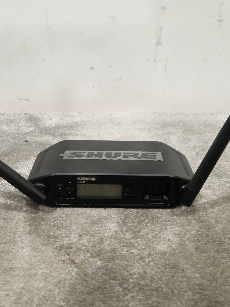 Shure GLXD24+/Beta58A - Wireless Microphone System - Like New w/ Power Supply  & Soft Case - Image 2