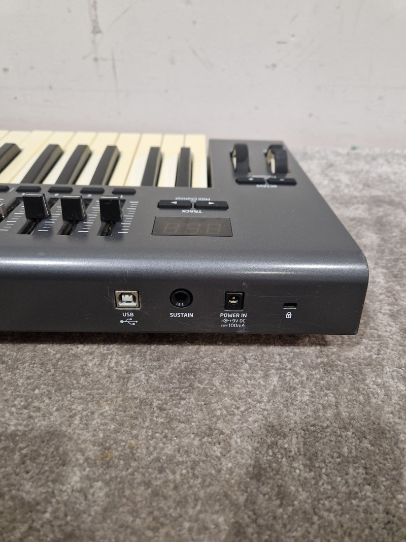 Novation Launchkey 49 - MIDI Keyboard Controller - 49-Key - Fair - Image 11