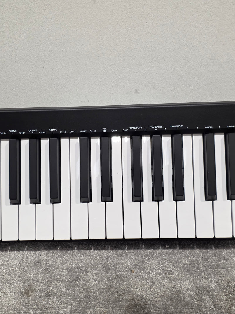 M-Audio Keystation 61 MK3 - MIDI Controller Keyboard - Black - Midi Controller - Excellent - Image 4
