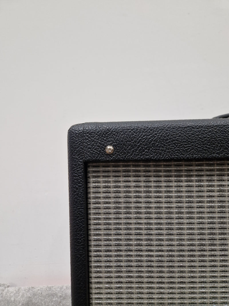 Fender DeVille 212 - Guitar Amplifier - 2x12