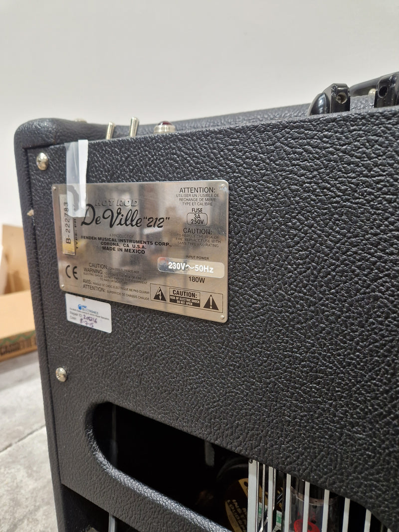 Fender DeVille 212 - Guitar Amplifier - 2x12