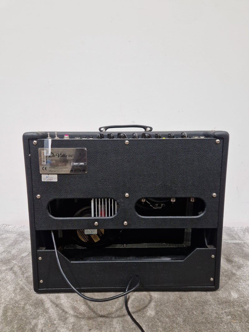 Fender DeVille 212 - Guitar Amplifier - 2x12