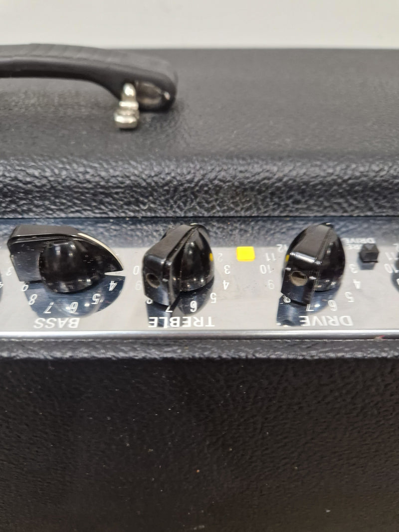 Fender DeVille 212 - Guitar Amplifier - 2x12