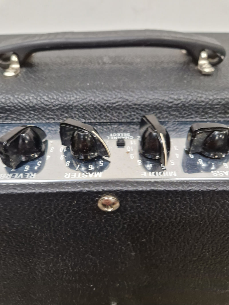 Fender DeVille 212 - Guitar Amplifier - 2x12
