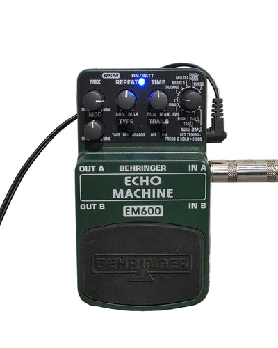 Behringer EM600 Echo Machine - Guitar Effects Pedal - Green - Good