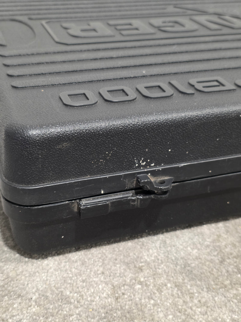 Behringer PB1000 - Pedalboard Case - Black - Fair - Image 7