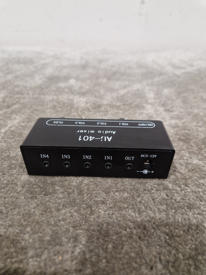 AU-401 - 4-Channel Audio Mixer - Black - Good - Image 4
