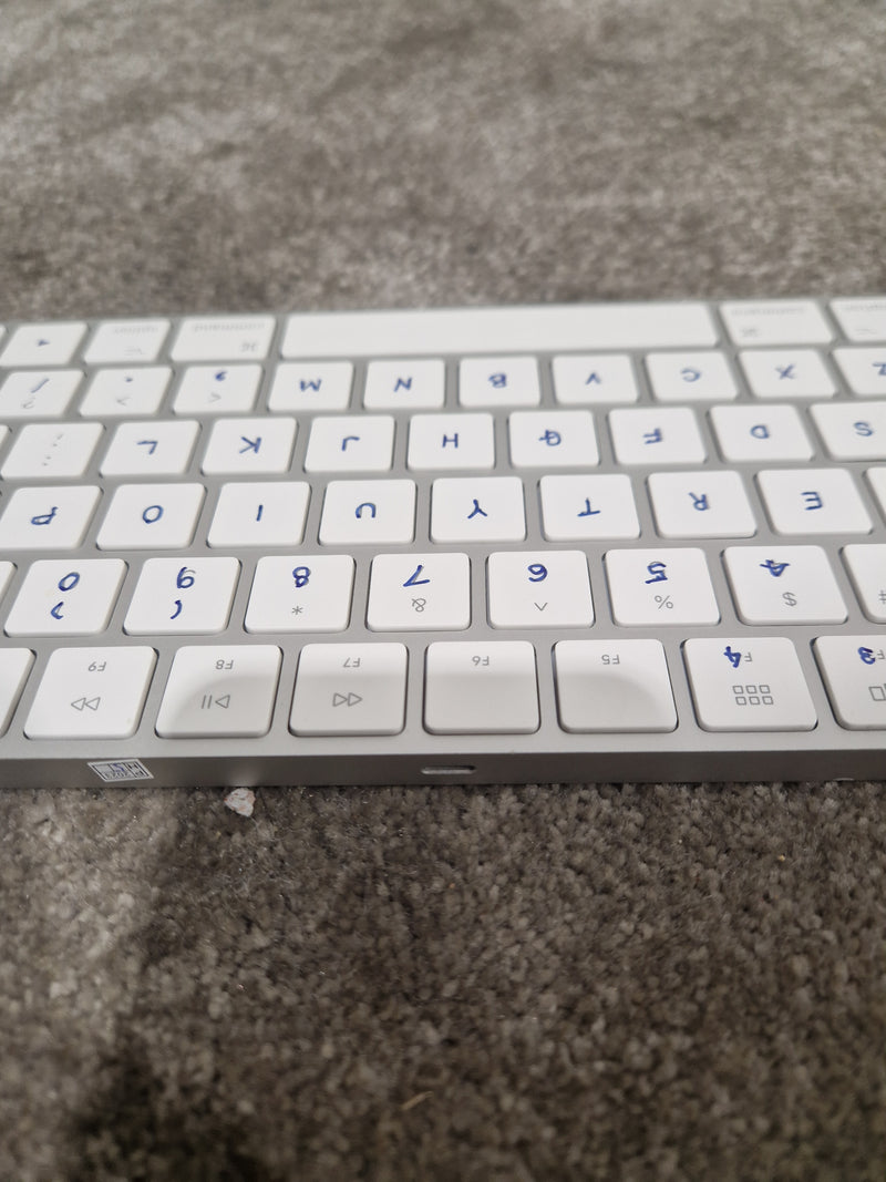 Apple Magic Keyboard - Wireless Keyboard - White - Good - Image 9