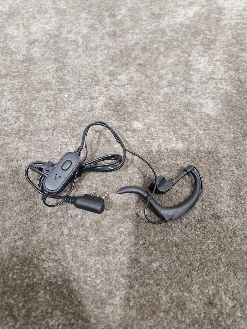 Baofeng UV-5R Black Receiver - Like New w/ Original Box & charging port, Antennae - Image 9