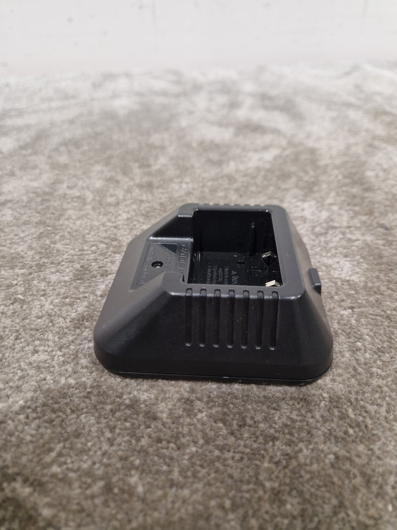 Baofeng UV-5R Black Receiver - Like New w/ Original Box & charging port, Antennae - Image 4