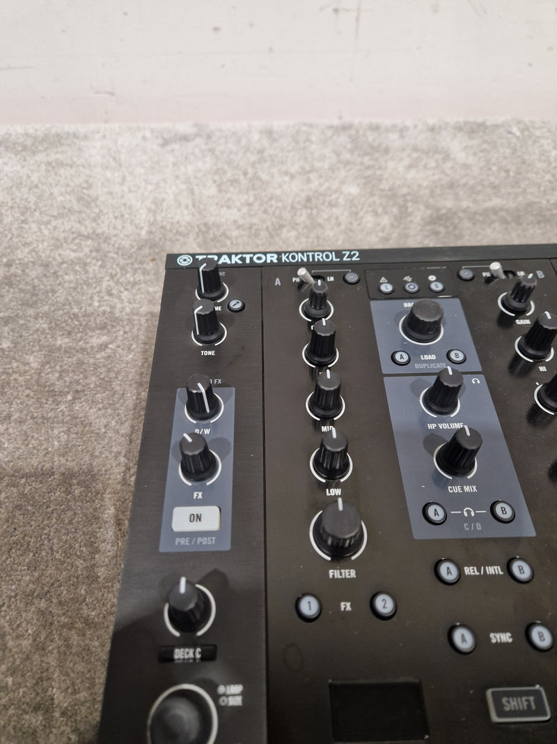 Native Instruments Traktor Kontrol Z2 - DJ Controller/Mixer - Black – DJ Controller - Excellent - Image 13