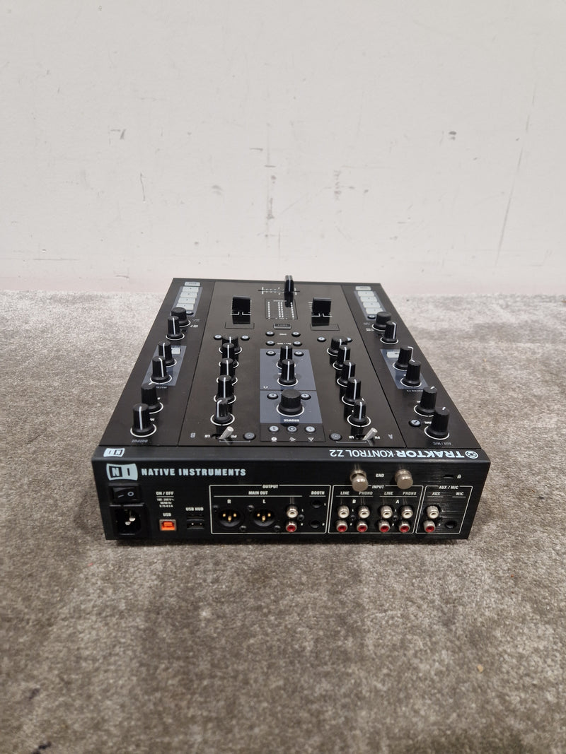 Native Instruments Traktor Kontrol Z2 - DJ Controller/Mixer - Black – DJ Controller - Excellent - Image 10