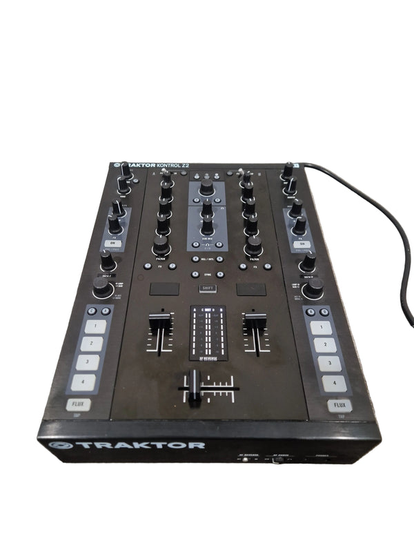 Native Instruments Traktor Kontrol Z2 - DJ Controller/Mixer - Black – DJ Controller - Excellent