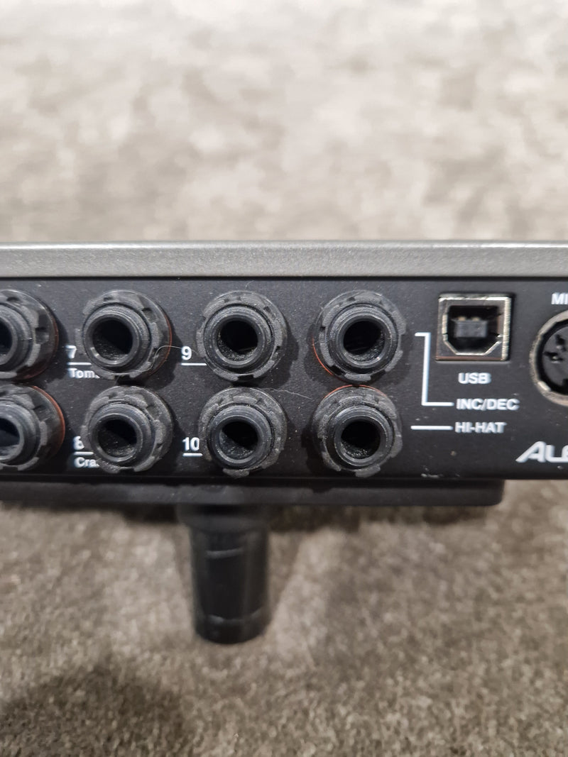 Alesis Trigger IO - USB to MIDI Drum Trigger Interface - With Cable and Mounting Clamp - Excellent - Image 9