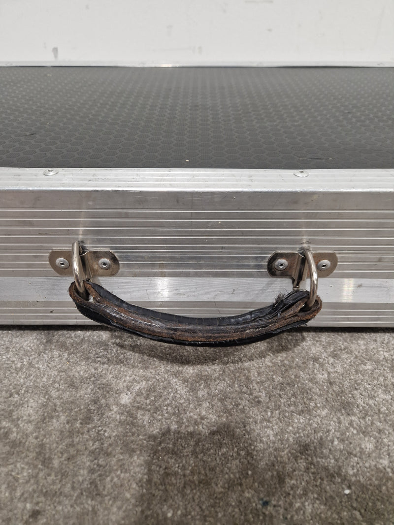 FlightCaseWarehouse - Guitar Flight Case - 120x40x15cm - Excellent - Image 9