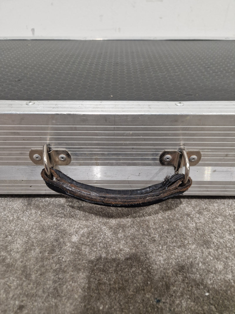 FlightCaseWarehouse - Guitar Flight Case - 120x40x15cm - Excellent - Image 9