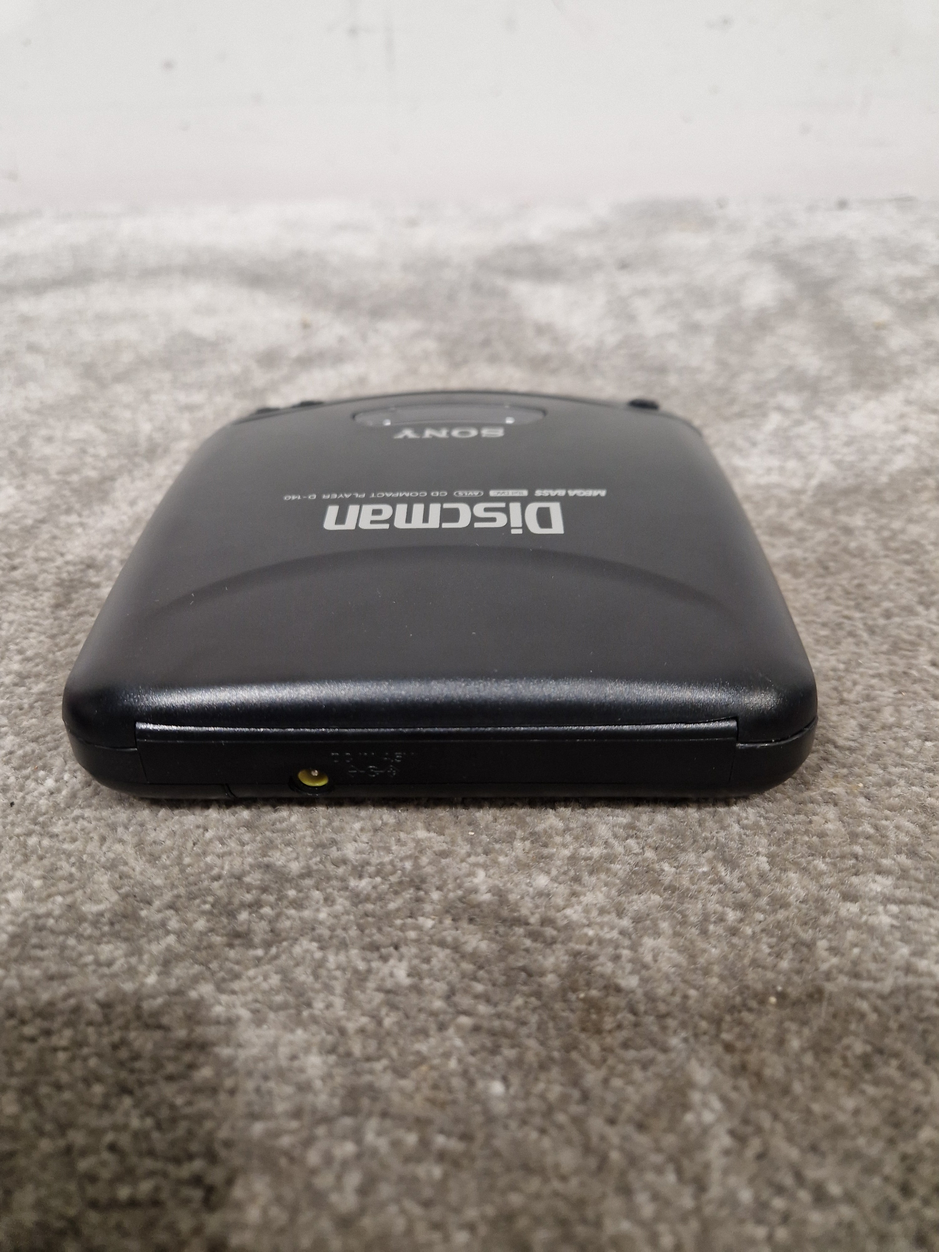 Sony Discman D-140 - CD Player - Mega Bass - Black - Portable CD