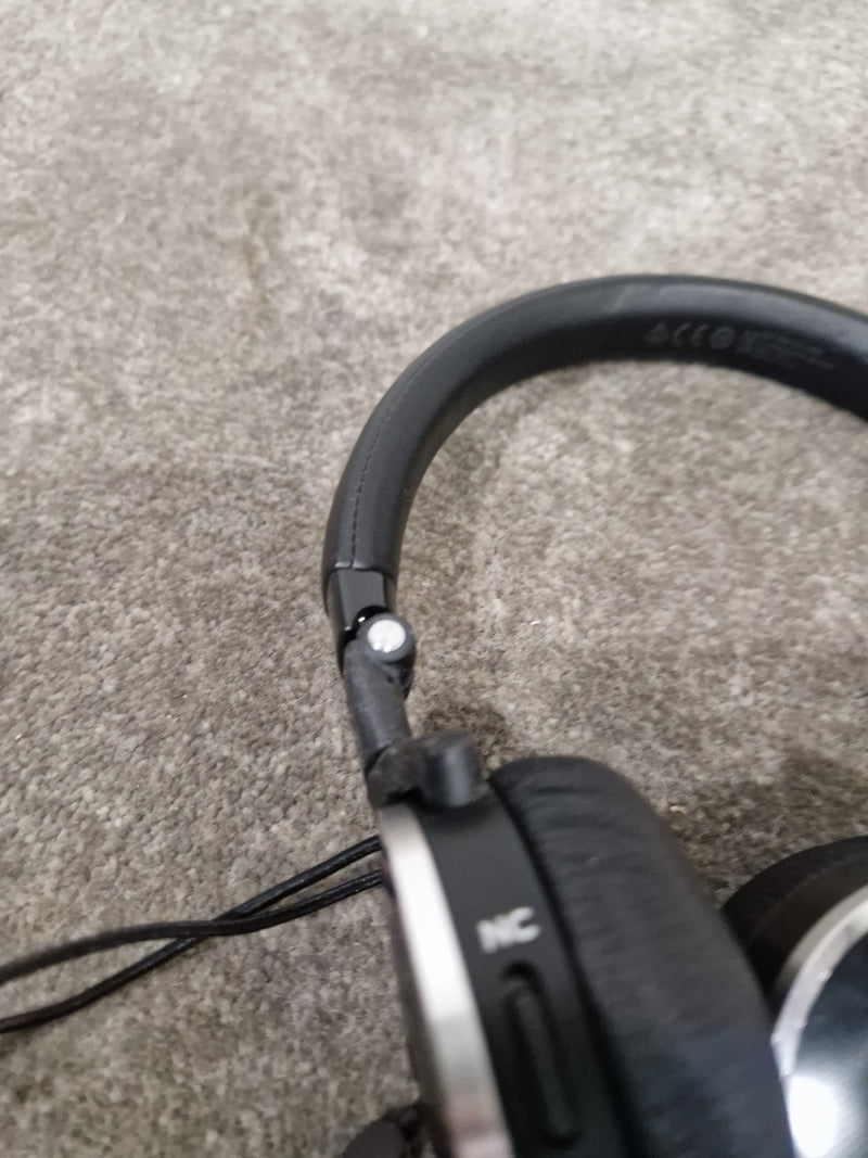 AKG N60NC - Noise Cancelling Headphones - Black - Excellent w/ Soft Case - Image 5