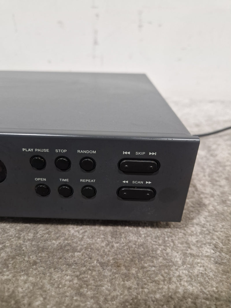 NAD C 520 - CD Player - Silver/Grey - Spares or Repair w/ Manual And Remote - Image 2