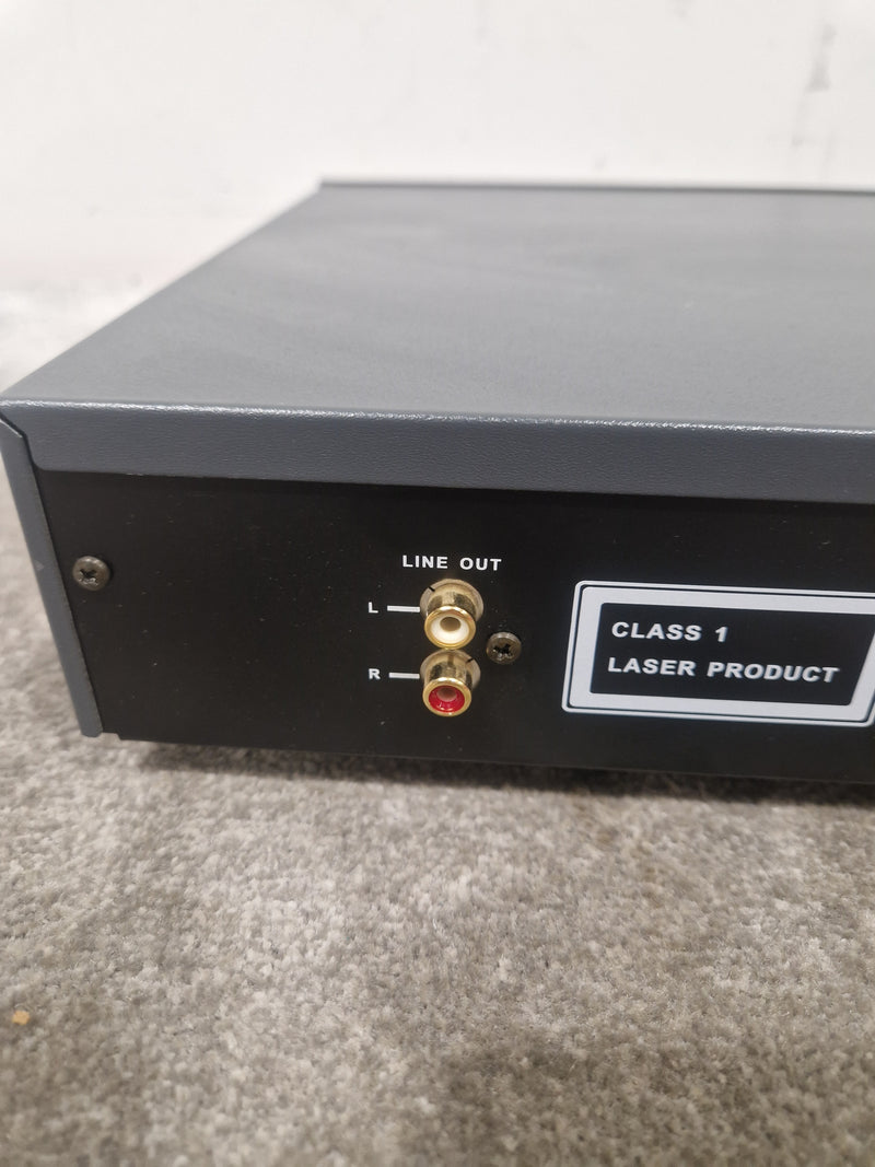 NAD C 520 - CD Player - Silver/Grey - Spares or Repair w/ Manual And Remote - Image 12
