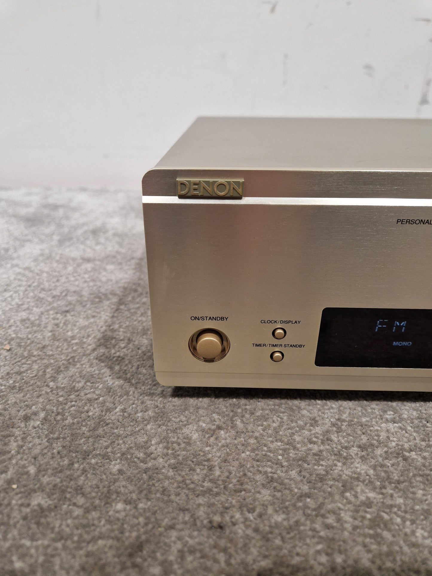 Denon UTU-F88 - AM/FM Tuner - Silver - Excellent