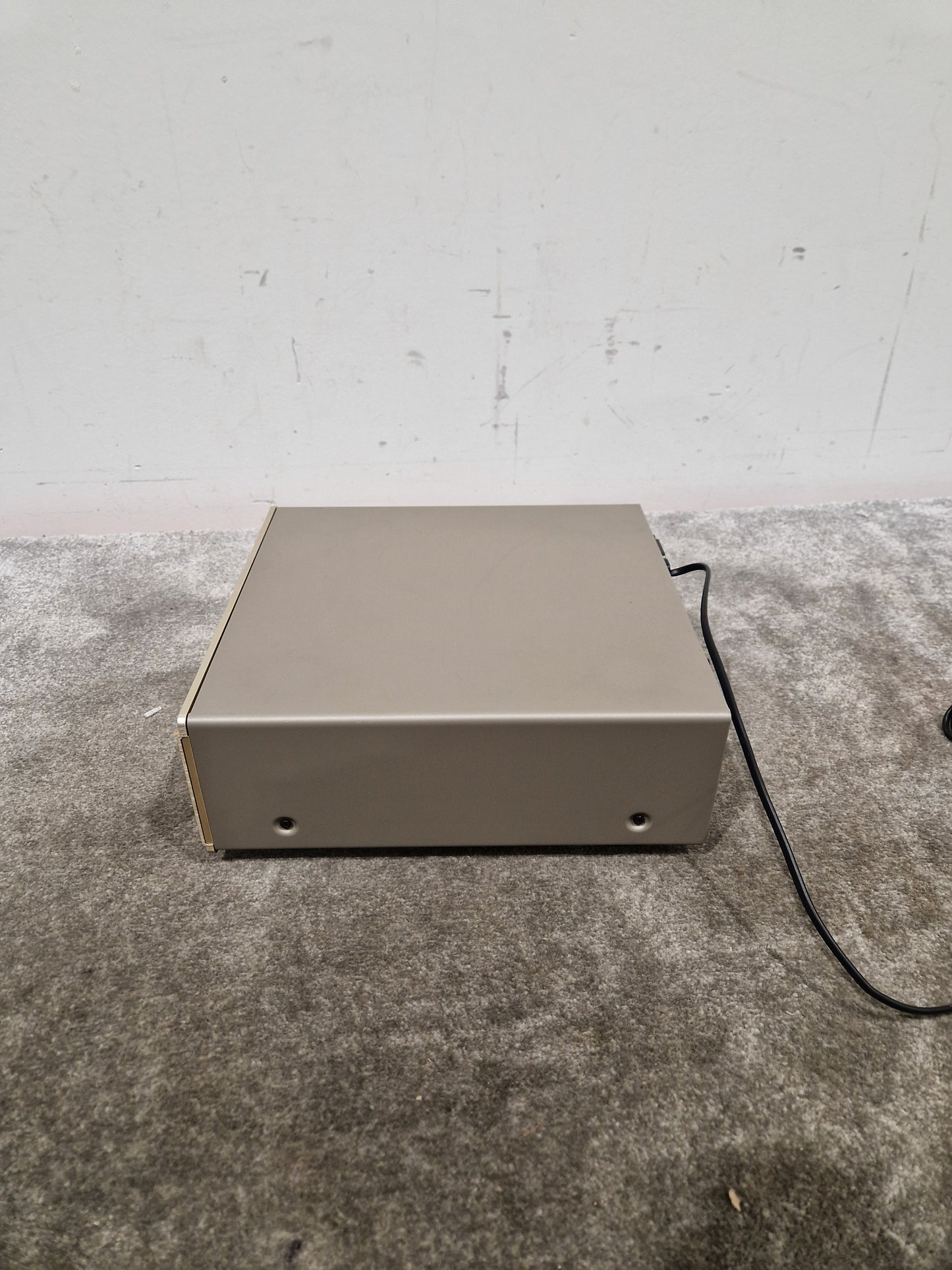 Denon UTU-F88 - AM/FM Tuner - Silver - Excellent