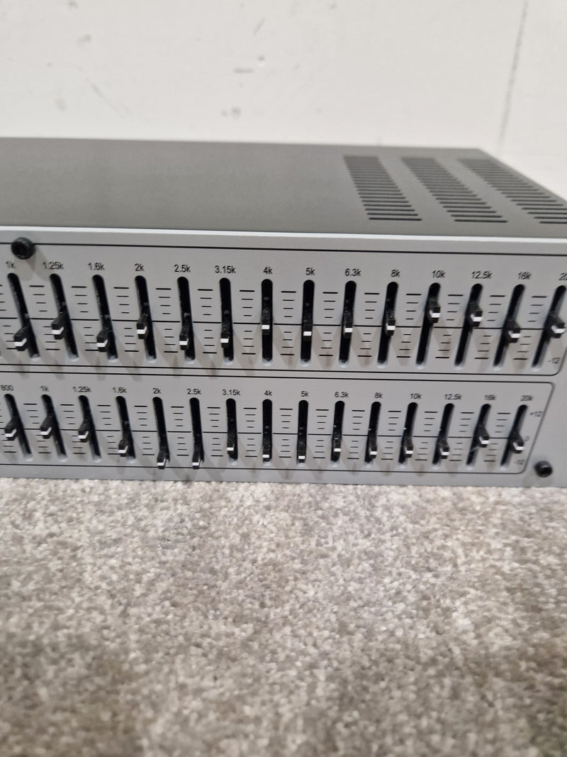 dbx 231S - Dual Channel Graphic Equalizer - Silver - Excellent w/ Original Box & Manuals - Image 9