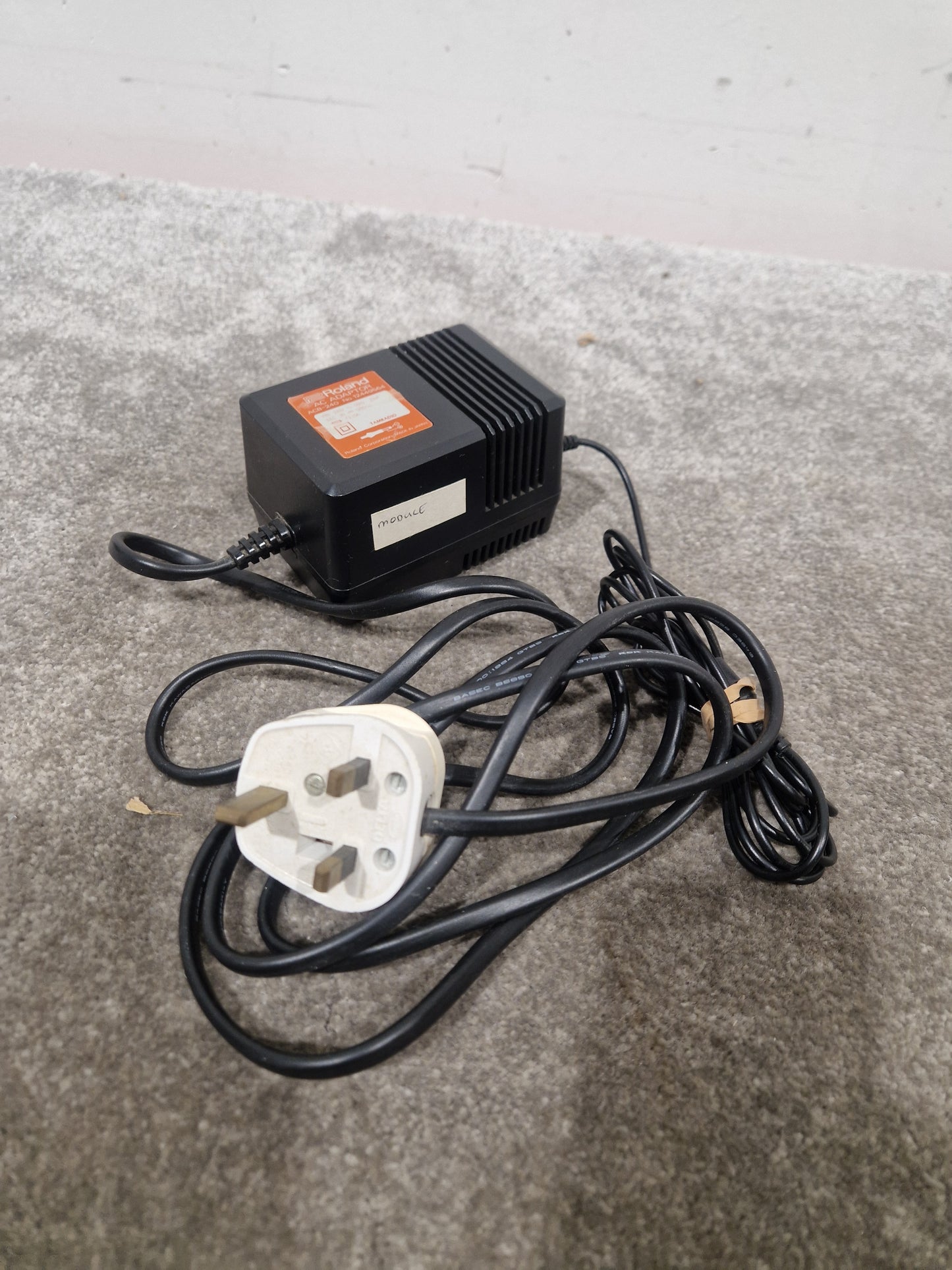 Roland CM-64 - Sound Module - Good w/ Manuals & Power Supply