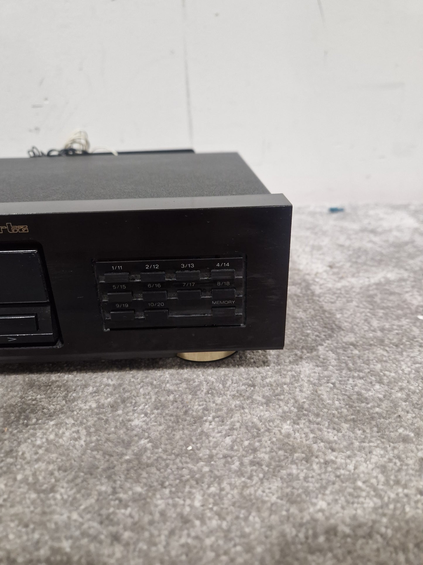 Akai AT-30 - Digital Synthesizer Tuner - Black - Excellent