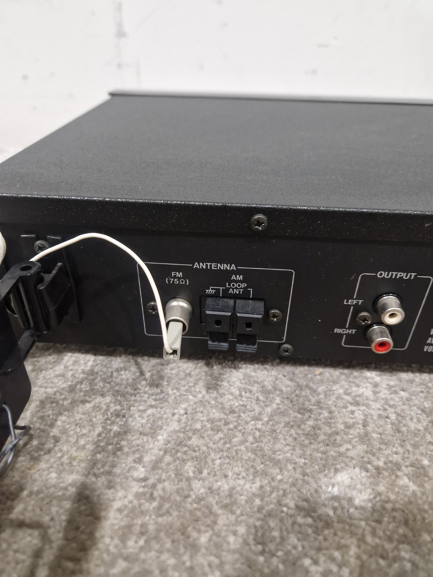 Akai AT-30 - Digital Synthesizer Tuner - Black - Excellent