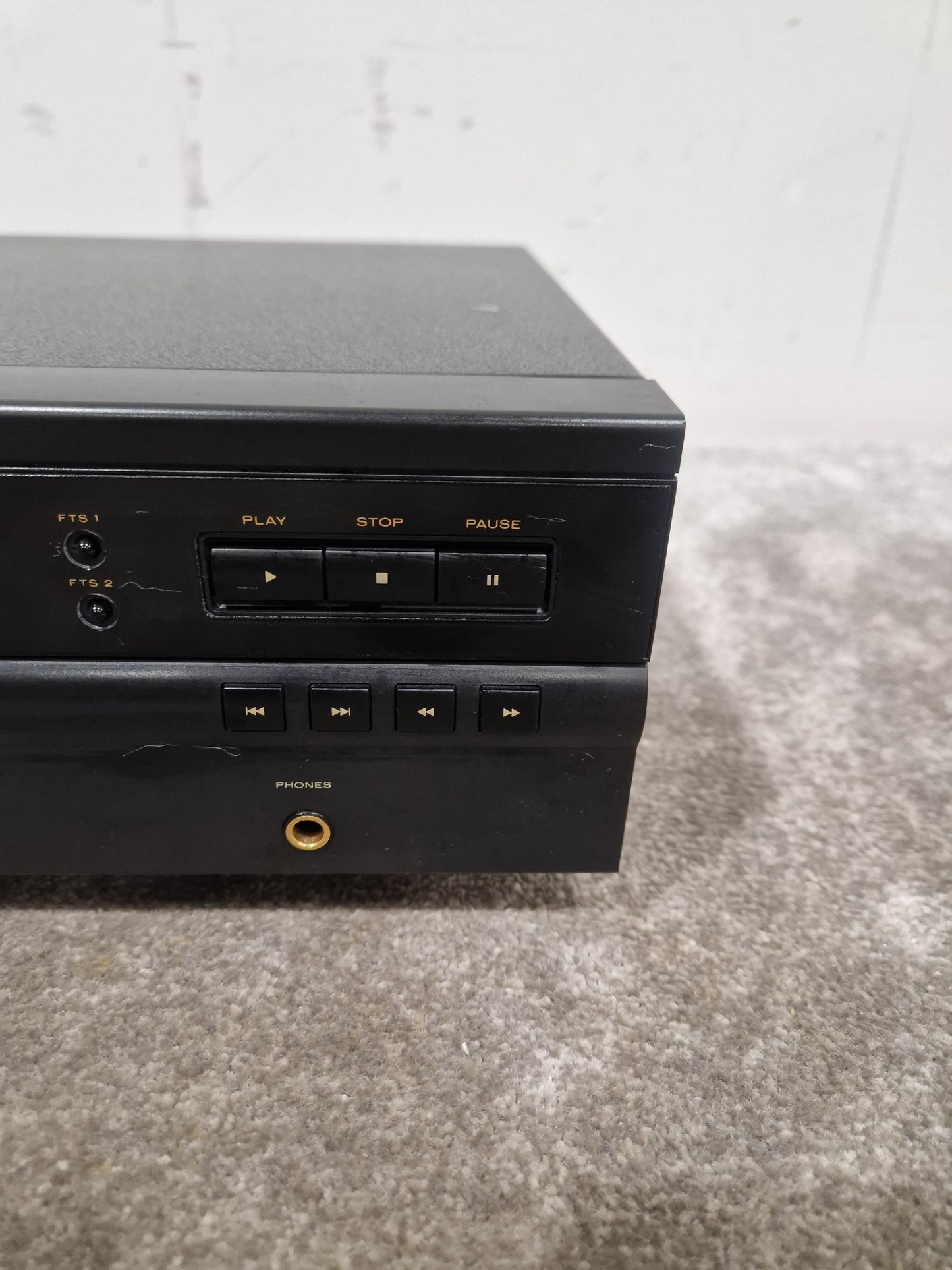 Marantz CD42 - Black - CD Player - Classic Design - Good w/ Power Cable