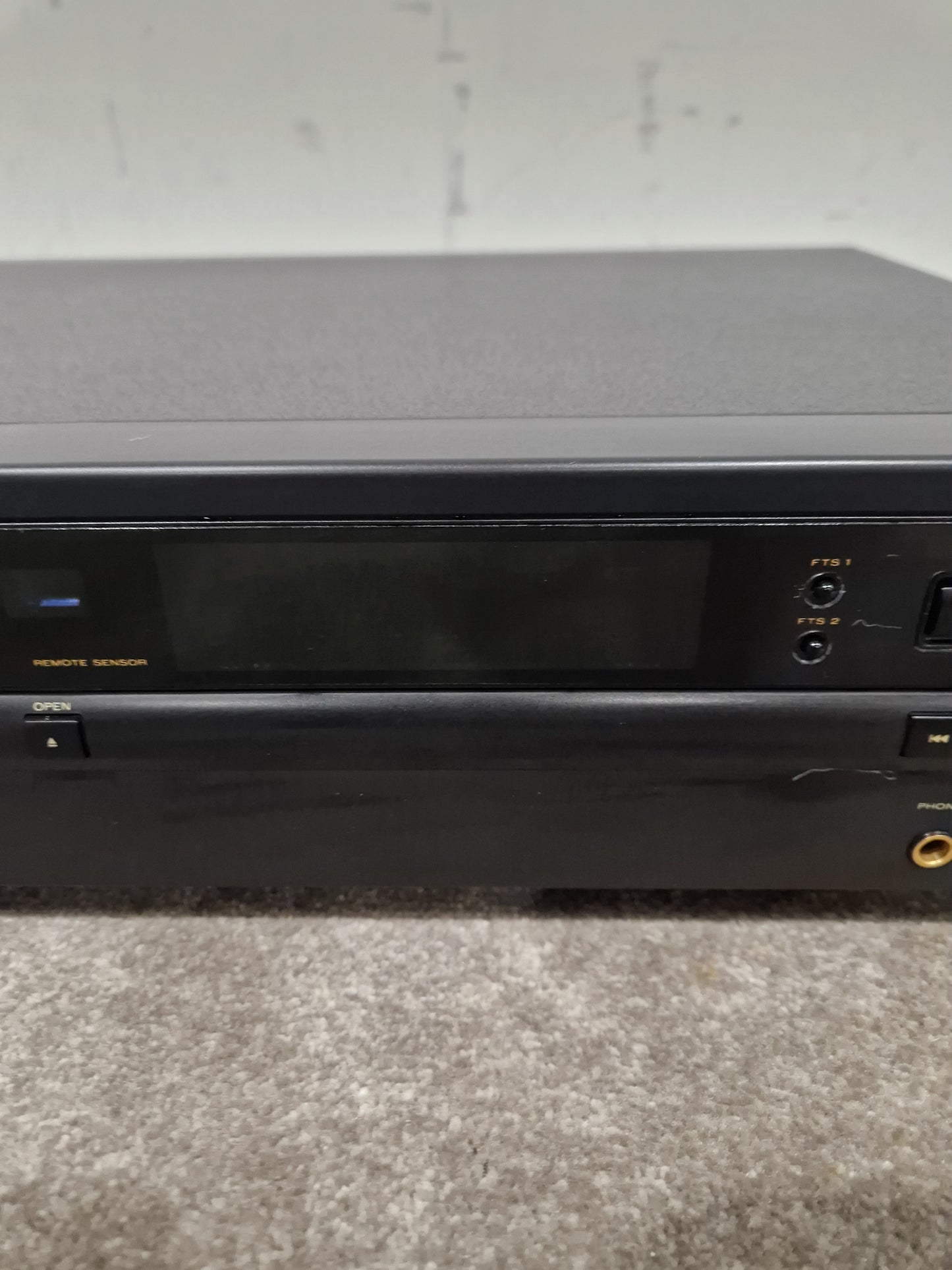 Marantz CD42 - Black - CD Player - Classic Design - Good w/ Power Cable