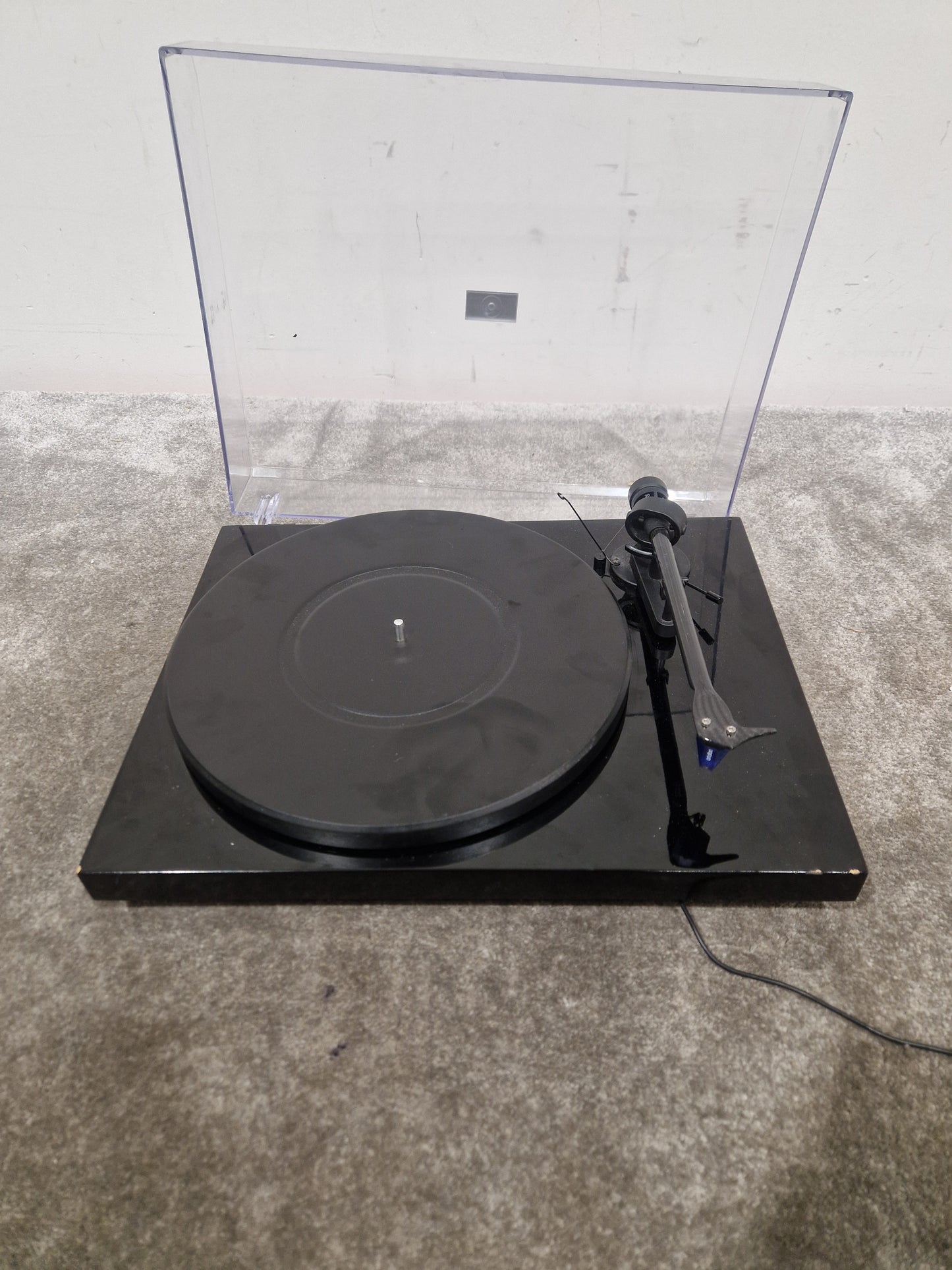 Pro-Ject Debut Carbon - Turntable – Turntable - Spares or Repair
