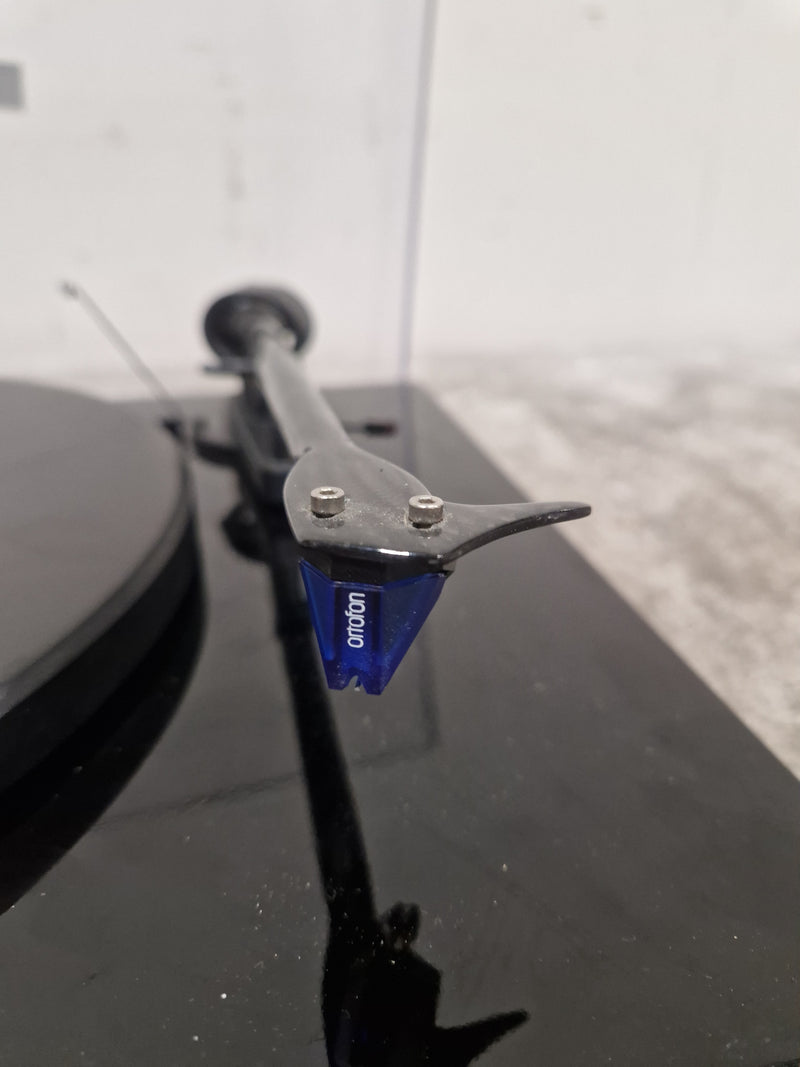 Pro-Ject Debut Carbon - Turntable – Turntable - Spares or Repair - Image 2