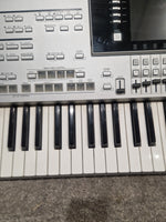 Yamaha Tyros 3 - Digital Workstation Keyboard - White/Silver - Excellent - Image 12