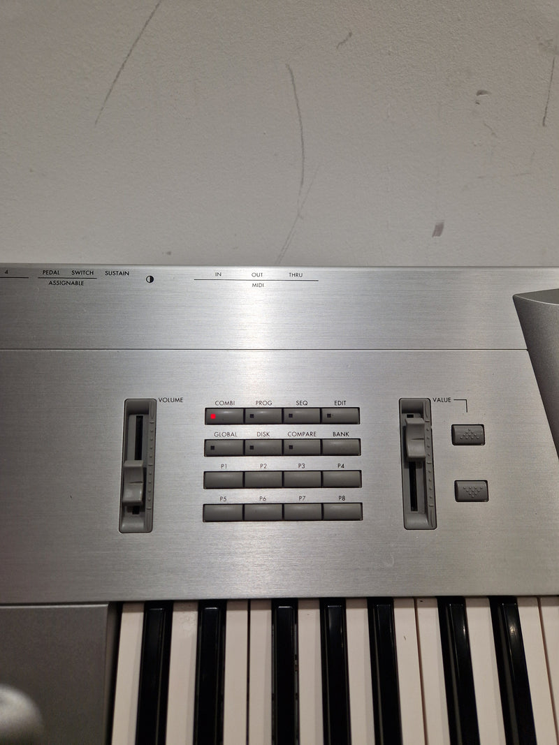 Korg Trinity Plus - Music Workstation/Synthesizer - Silver - Excellent w/ Original Box & Manuals - Image 18