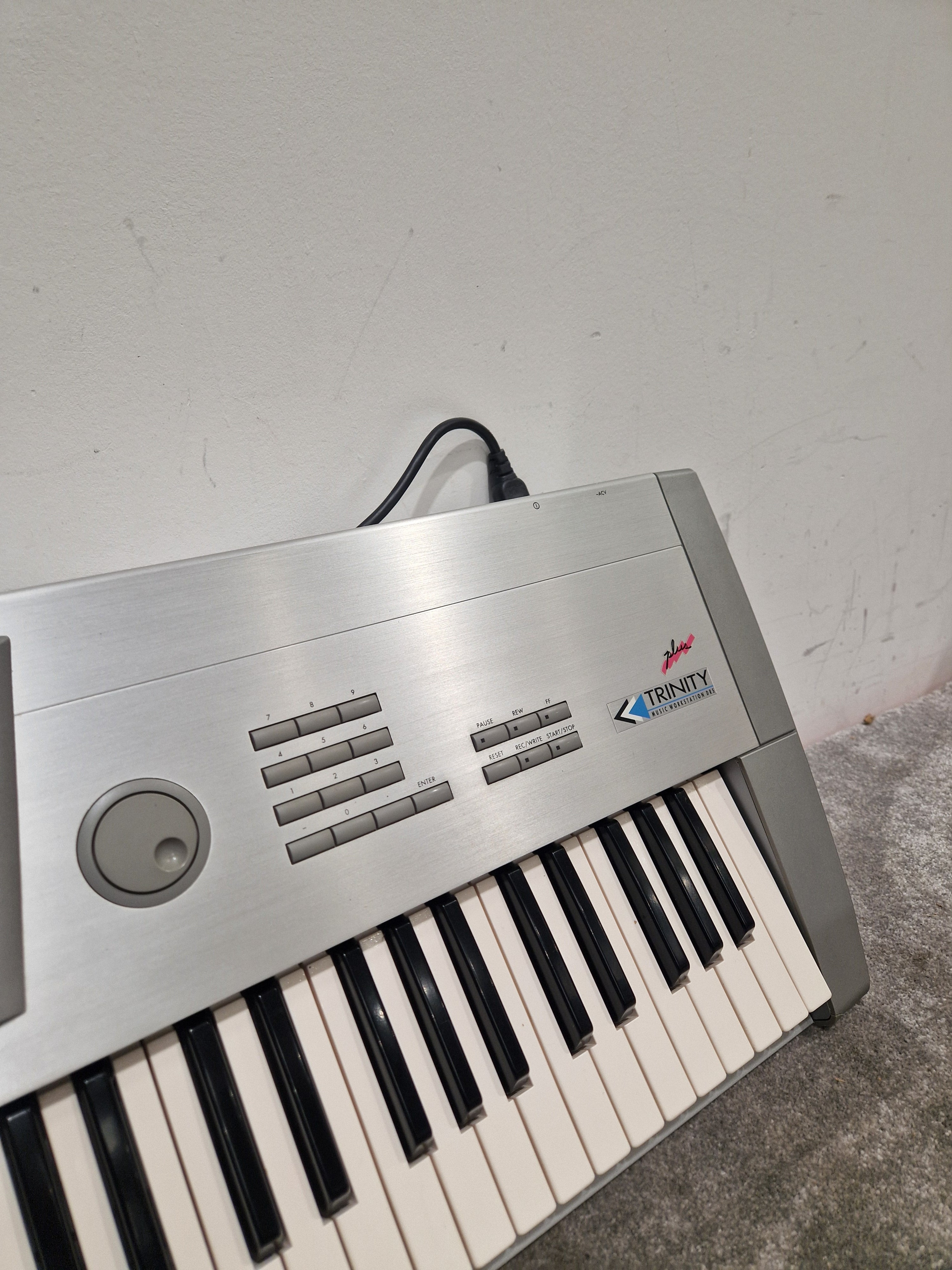 Korg Trinity Plus - Music Workstation/Synthesizer - Silver