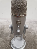 Blue Yeti - USB Condenser Microphone - Silver - Excellent - Image 4